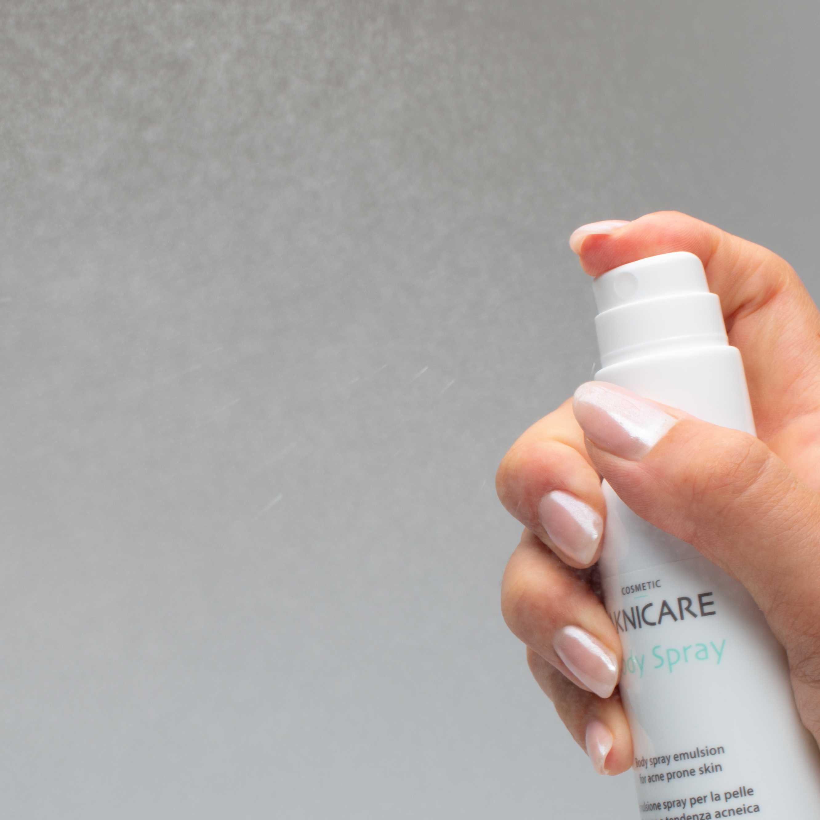 AKNICARE Spray – спрей-емульсія для акне шкіри тіла - 2