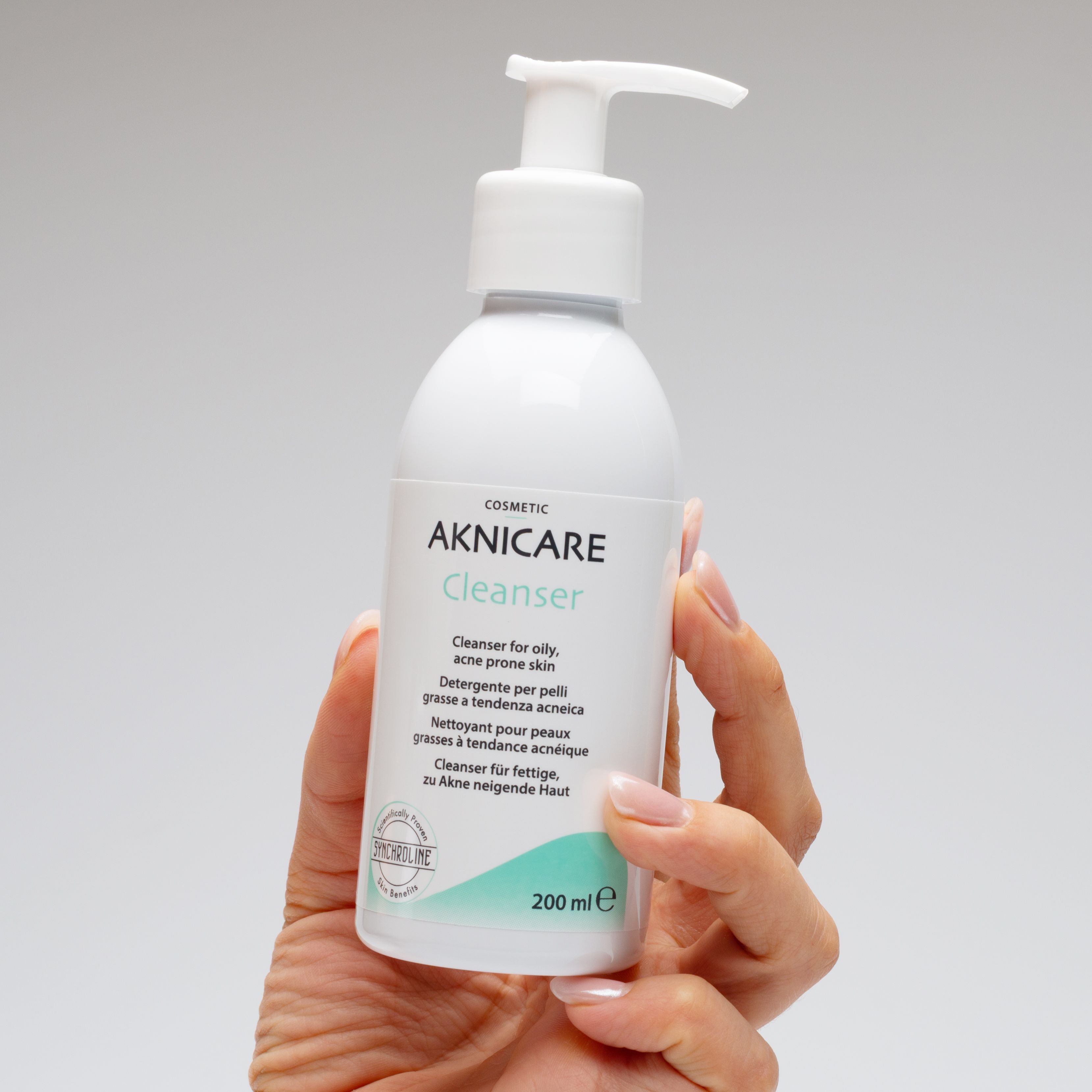 AKNICARE Cleanser – м’яке очищення для шкіри з недосконалостями - 1